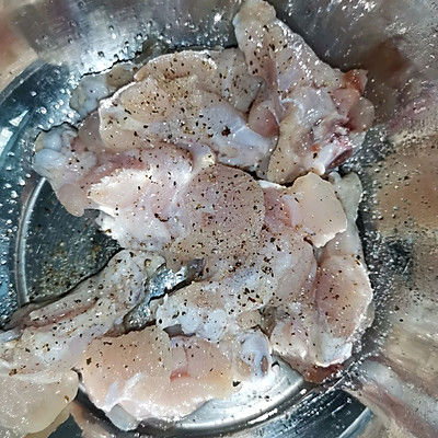 早上不知道吃什么，一碗无油炸鸡翅根（减脂餐）全搞定