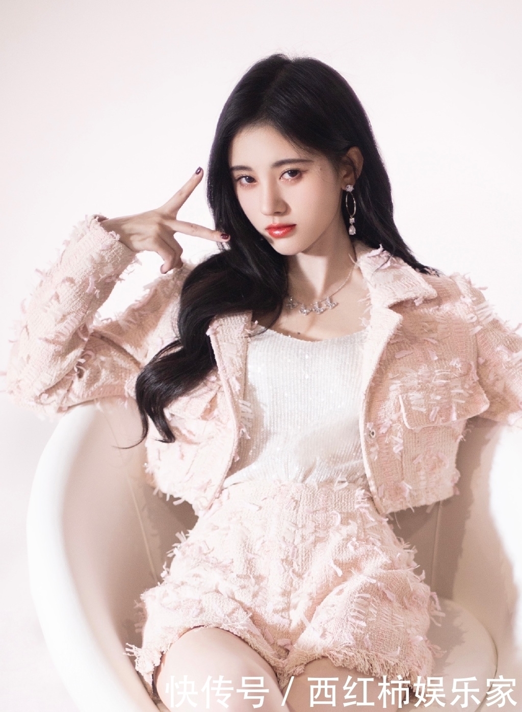 蓬松 怎样烫发头顶蓬松?烫发根效果不错,显得发量多又年轻