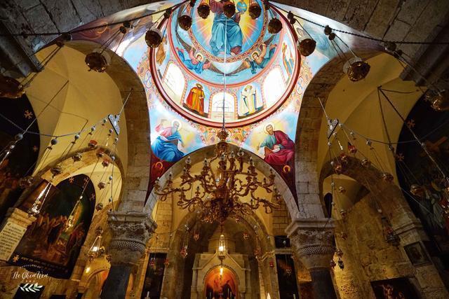 基督教圣地,耶稣在这里遇难、安葬、复活,信徒慕名而来