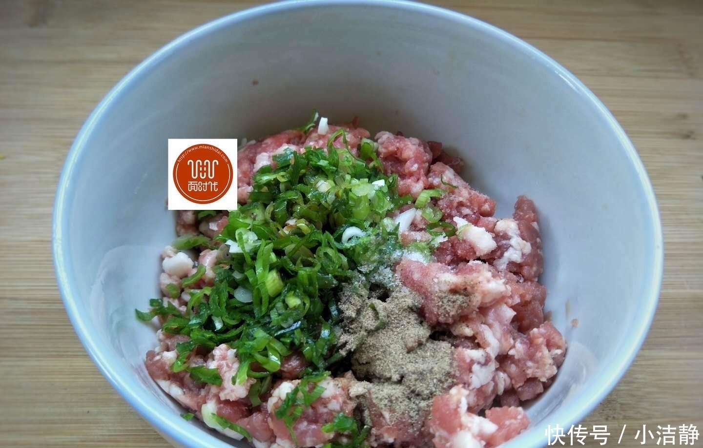 这个丸子真好吃,蒸一蒸,10分钟上桌,无油烟,健康,还特别鲜美