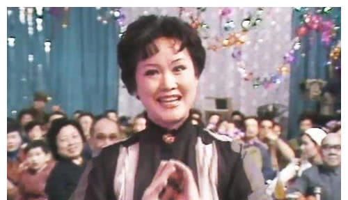 时代|都是女高音歌唱家,都奉献很多经典,郭兰英和李谷一谁唱得更好