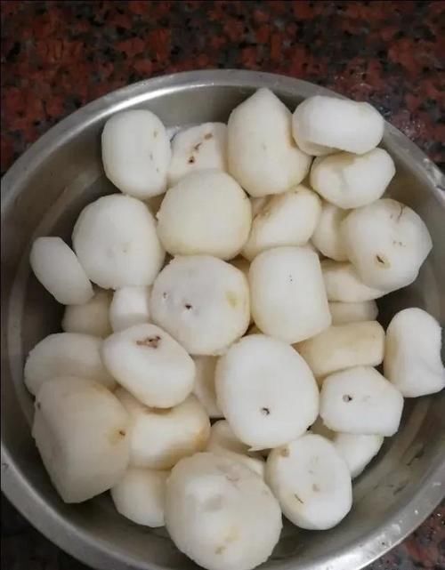 羊肉汤|炖羊肉,放“1红1白3黄”能有效去除膻味,肉嫩汤鲜香气十足!
