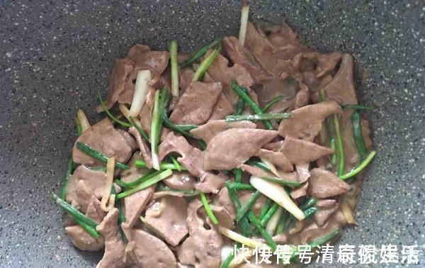 喝酒|最伤害肝的,不是吃药喝酒,是最不起眼的是这件事,大多人每天做