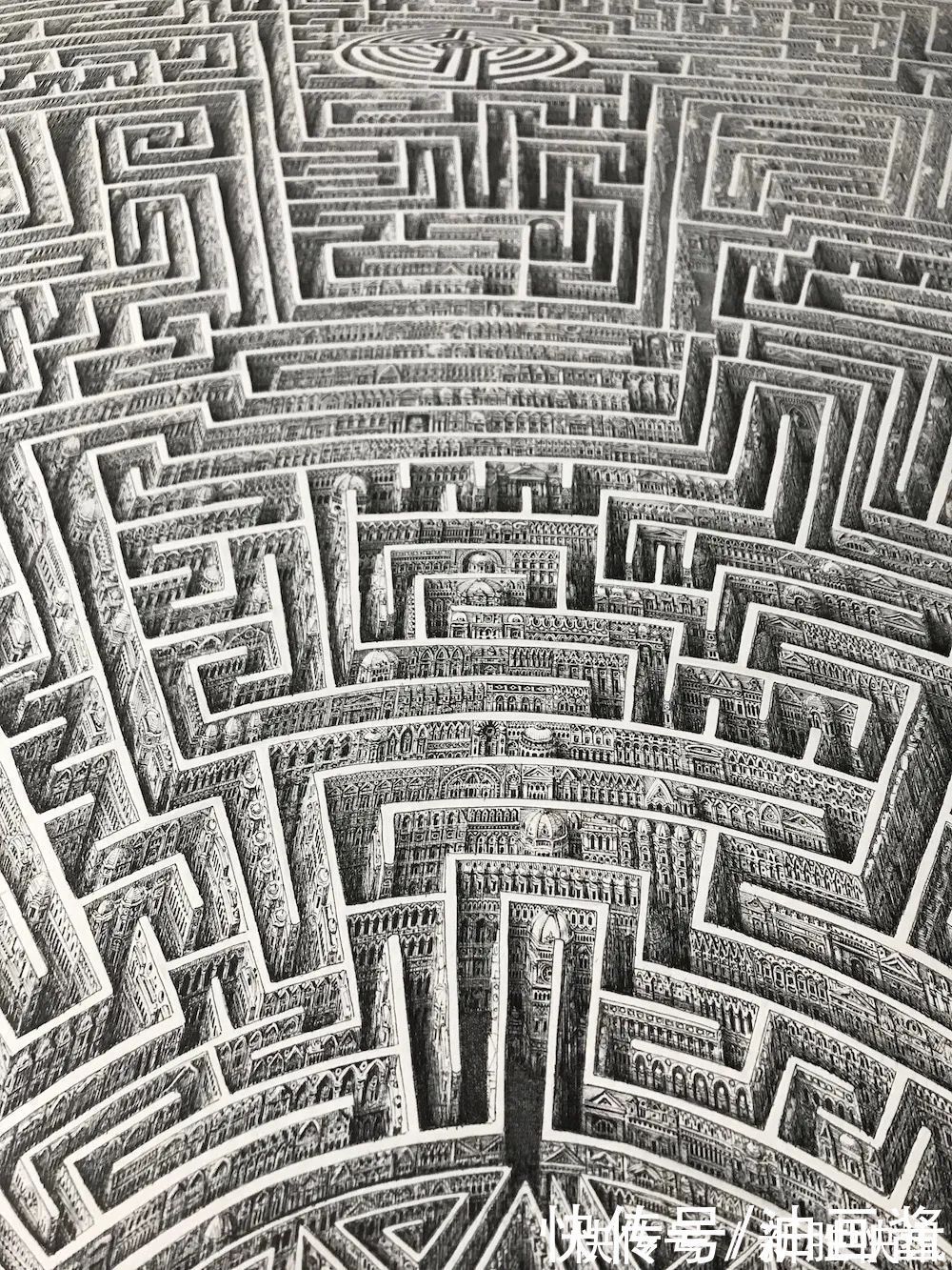 素描#这幅素描耗时1年半,画完后直接“封神”,网友:眼睛都看不过来