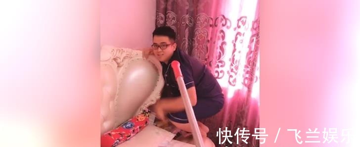 无处安放|宝爸带着宝宝睡觉,爸爸这脚真是无处安放,难为了萌娃了