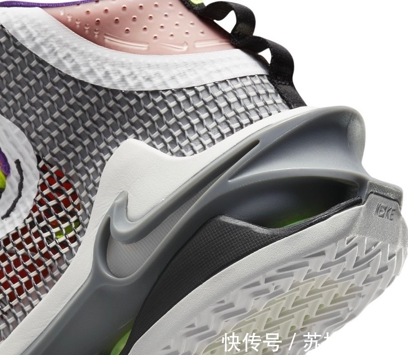 basketball Nike 不装了!究极变态的「顶级缓震」球鞋即将登场