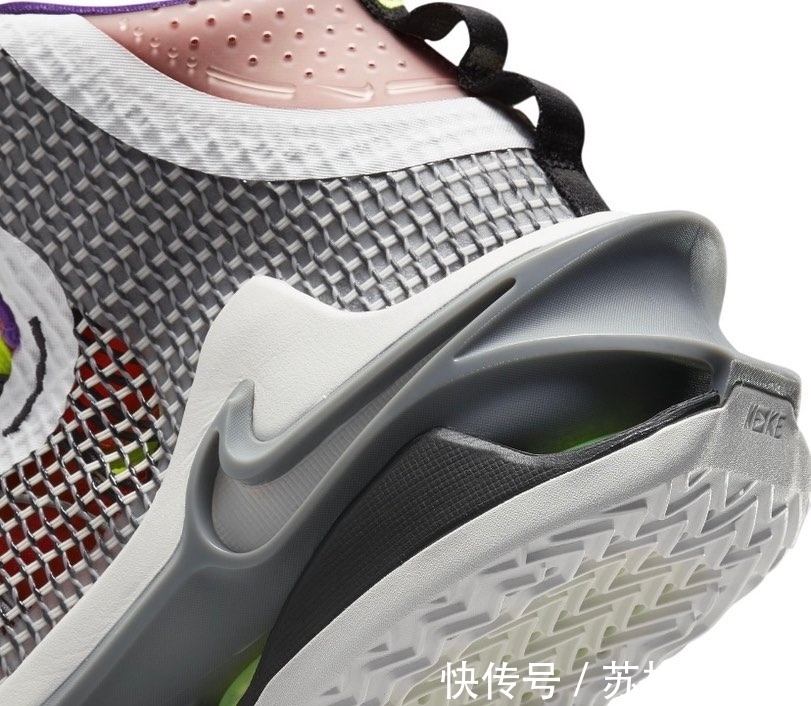 basketball Nike 不装了！究极变态的「顶级缓震」球鞋即将登场