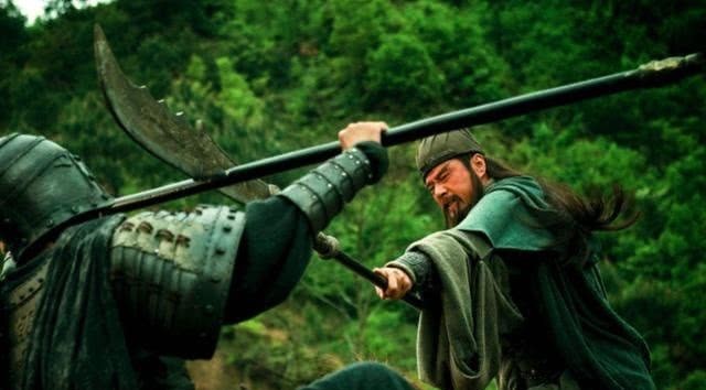 关羽|三国演义:关羽被俘并非因为绊马索,完全是自作自受