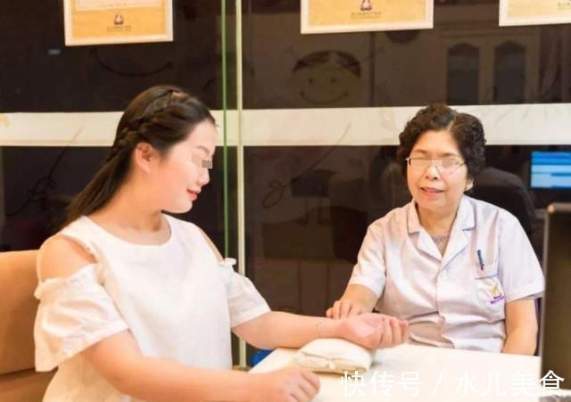 待产包|生孩子是先见红还是先破水?哪种对宝宝更好?这俩还真有区别