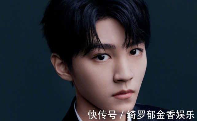 花蛤|王俊凯吃饭扒菜被嘲,金大川委婉提醒气氛尴尬,粉丝发长文挽尊