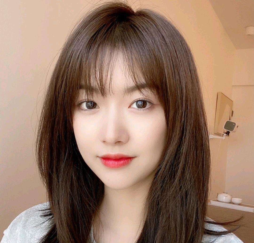 不挑脸型的中长款发型，浪漫法式卷风格百变，柔美初恋发