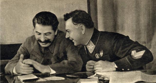 斯大林|没本事凭啥坐五大元帅C位斯大林想搞他,居然不忍心下手