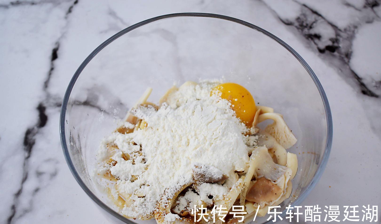 好吃的干炸鲜蘑,五块钱一盘的美食,外酥里嫩