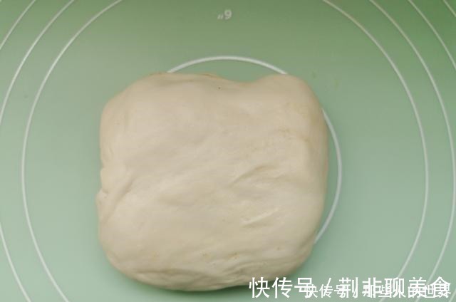 无需发面，家常烙饼这种做法，外酥里软层次分明，放凉了都不硬