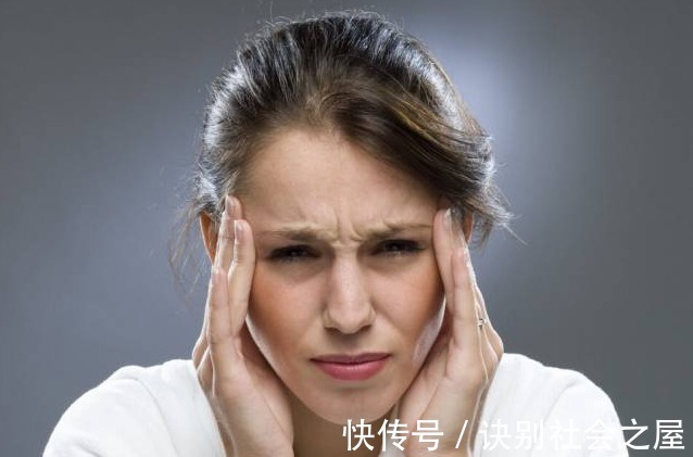 肝毒|脸上这3种表现,是肝脏毒素太多的表现!简单3招,给肝脏排毒