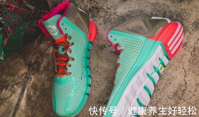 rose4 4大科技加持单只才348克这就是阿迪顶级实战鞋的能力吗!