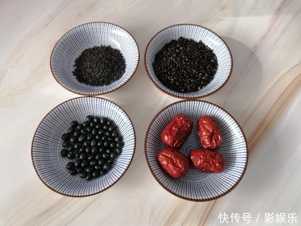 黑芝麻|70岁外婆养生秘诀被发现，每天早晨喝一碗，脸色红润，身体强健