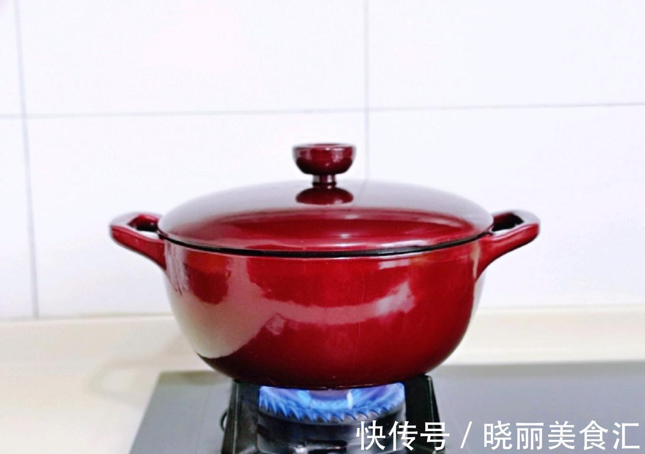 一锅暖暖的番茄炖牛腩,滋补有营养,番茄浓郁牛腩鲜香