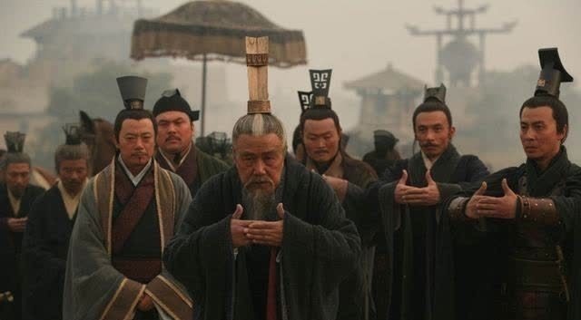 牛羊肉#将军分肉忘记给车夫,第二天车夫把他拉到敌营,从此诞生一成语