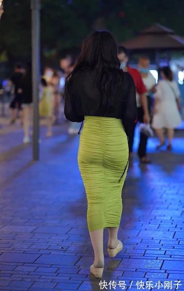 正品 看完才知道什么是微胖才是正品,穿衣风格比较保守,显得比较害羞