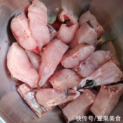 超下饭的炸鱼块用什么淀粉好？，一学就会