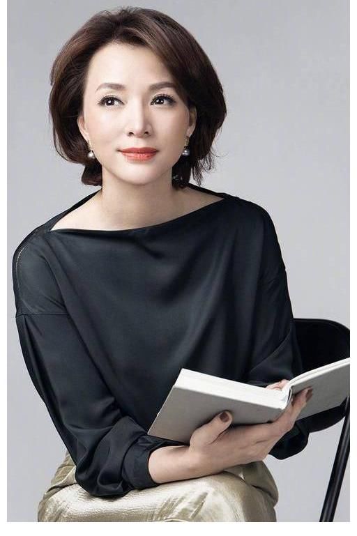 新臺柱|北大的80后才女與32歲龍洋，接替董卿老師，央視迎來新臺柱