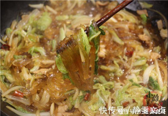 今天才知道,原来白菜一直都切错了,教你新切法,上桌汤汁都不剩