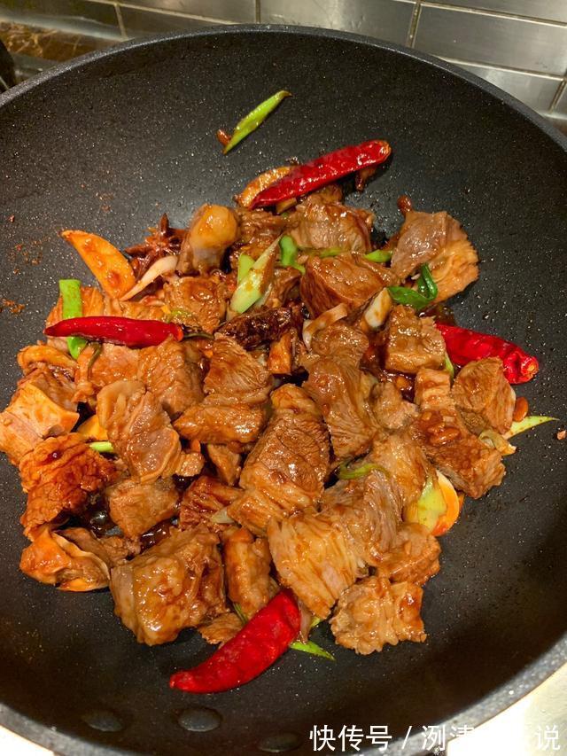 牛肉这样做，香浓软烂，鲜香下饭，汤汁都不放过，吃一次想半年