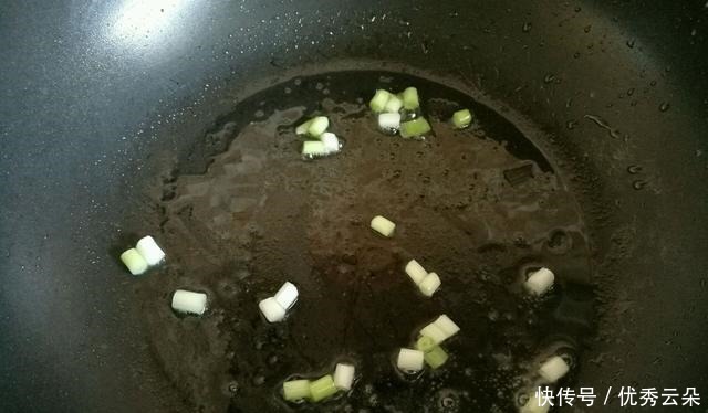  快过年了，大鱼大肉不再抢手了，做了这个菜，家人都抢着吃