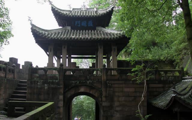 蒙古军修筑虎啸城,破坏钓鱼城与渠江上游联络,拦截宋军粮饷