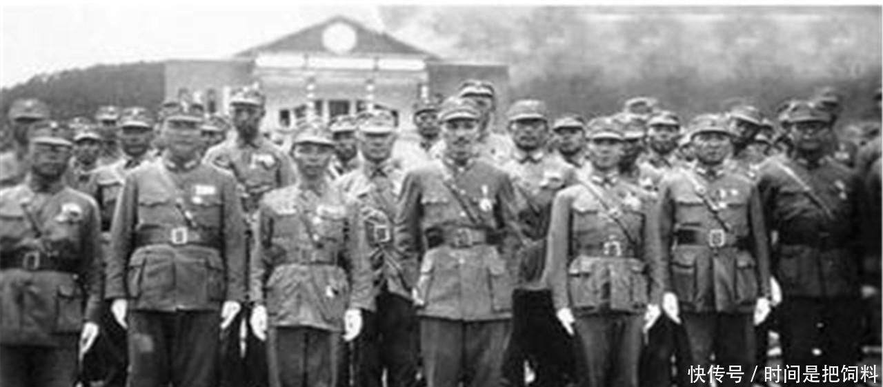 北平|北平解放官兵设宴庆功,险些被特务一网打尽,幸好有他及时赶到!