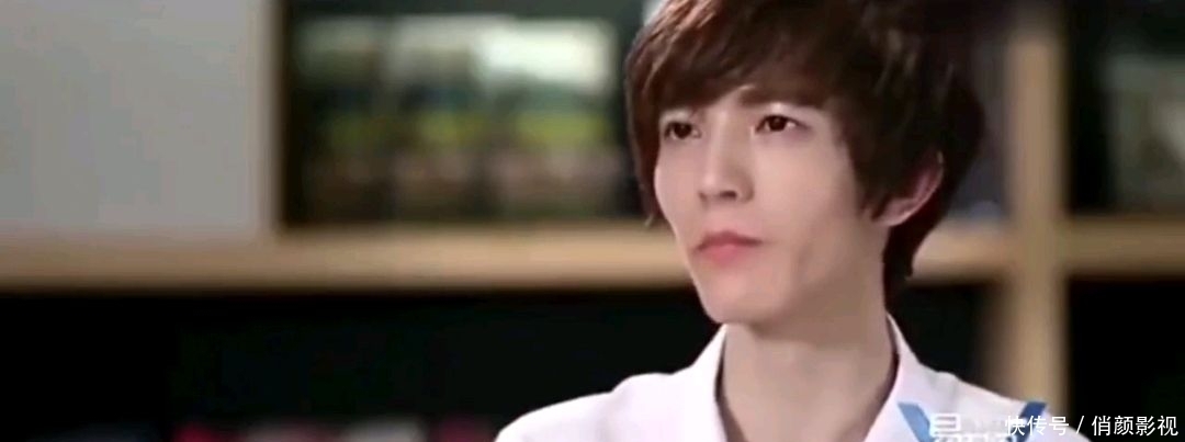 吐槽大会中,李诞恨了易立竞十年,当看到其采访风格,活该吧!