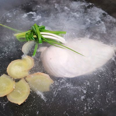 小米辣|柠檬手撕鸡胸肉