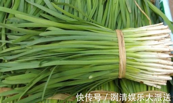 买韭菜，“白根”“红根”要分清，口感味道不一样，买错了不好吃