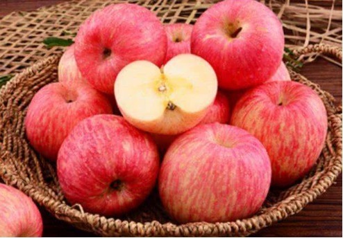 医生|晚上吃苹果等于“吃病”,医生健康不可小觑,吃错一身病