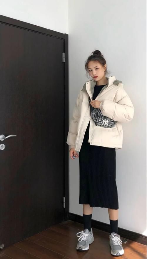 毛衣穿搭不臃肿的搭配技巧都在这儿！照着学穿搭，遮肉显气质