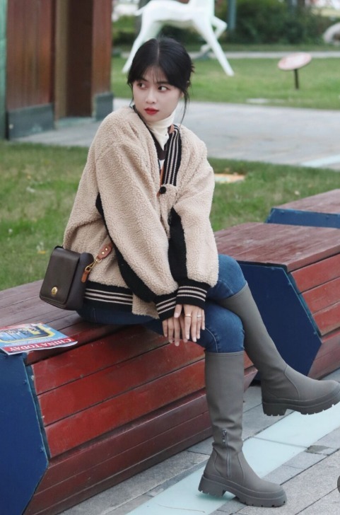 小蛮腰 冬天不要瞎打扮,学会“上短下长”的穿法才精致,拉升比例更显高