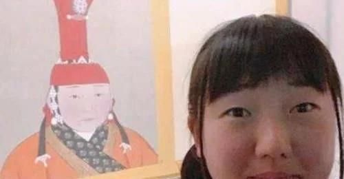  故宫|日本女孩游览故宫时发现一幅壁画，看后当场愣住：这不就是我吗？