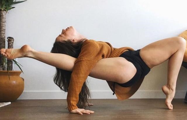 胸腔|肩颈不适该如何缓解?不如试试这5式瑜伽,舒缓肩膀,放松脖子