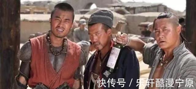 部队@土匪唐汉云带500名匪徒,拦截文工团女兵,后栽在农家妇女手中