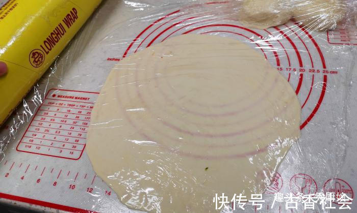 烙饼时，有人抹油，有人烫面，老面点师傅都不对，教你正确做法