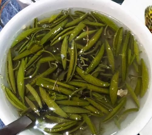  莼菜|女性可以常吃3种食物，排毒养颜、增强体质，谁吃谁受益！