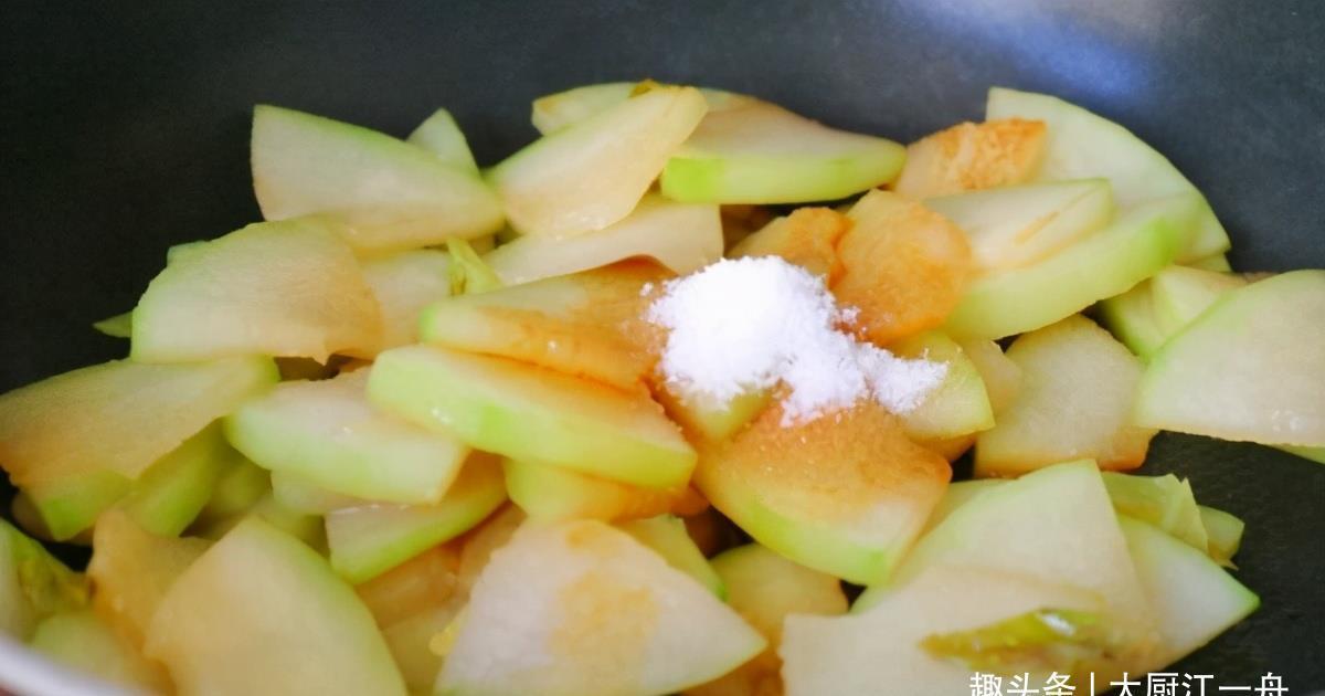 炒菜|三伏天养生,建议每天吃点清淡的,教你3种家庭炒菜,平稳度夏天