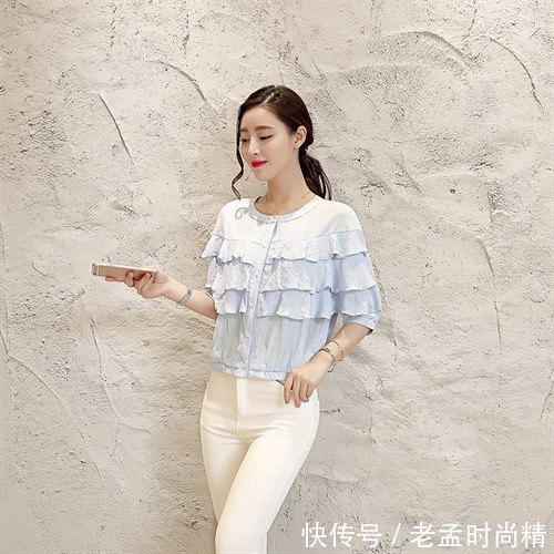 时装面料 选择的是比较高档的时装面料,柔软且舒适,你需要用心去感受它的品味。