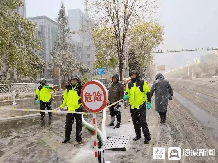 公交|记者直击现场：寒风大雪中，是他们为聊城人民保驾护航！