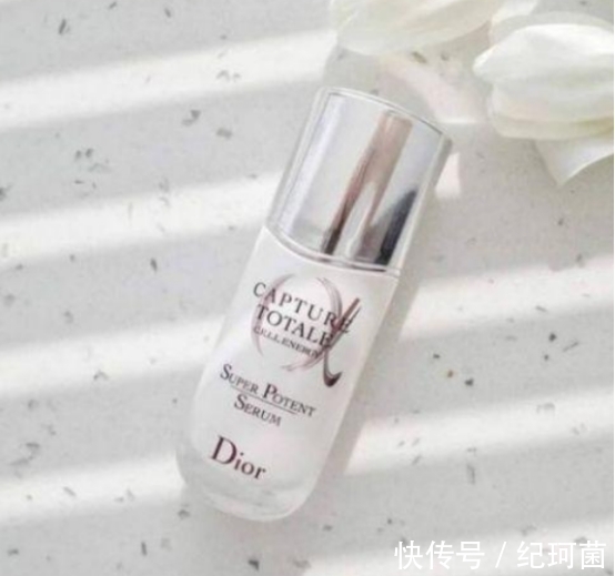 皮肤 女人过了50岁想抗老,盘点几款口碑爆棚的护肤品,抗皱紧致效果好