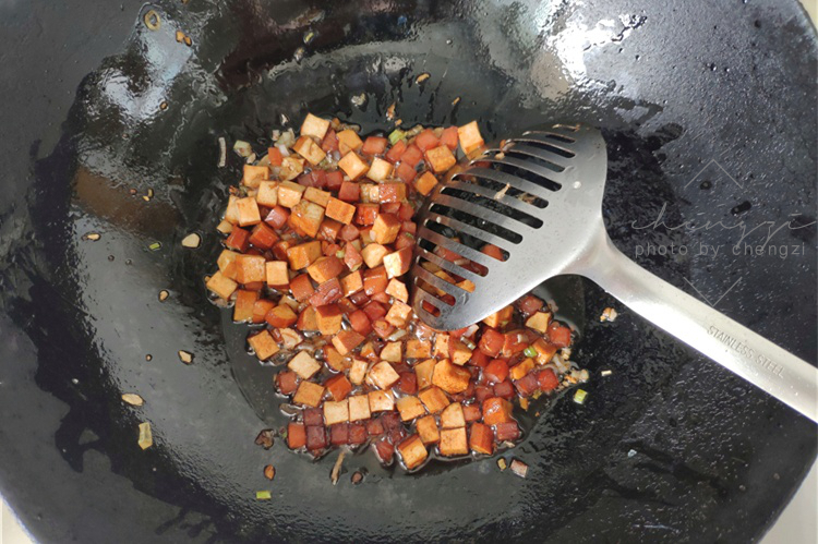 此蔬菜不起眼,3块钱1斤,却是“含钾高手”,天热爱出汗要多吃