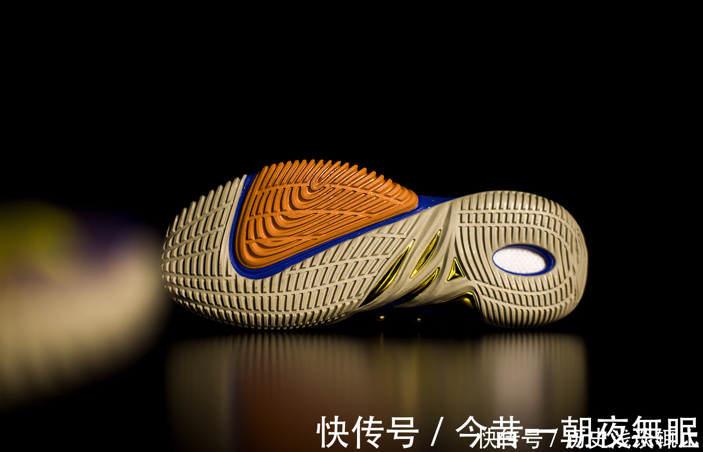 限定|看鞋盒就想要!果然这样有文化韵味的鞋,才配叫「中国限定」