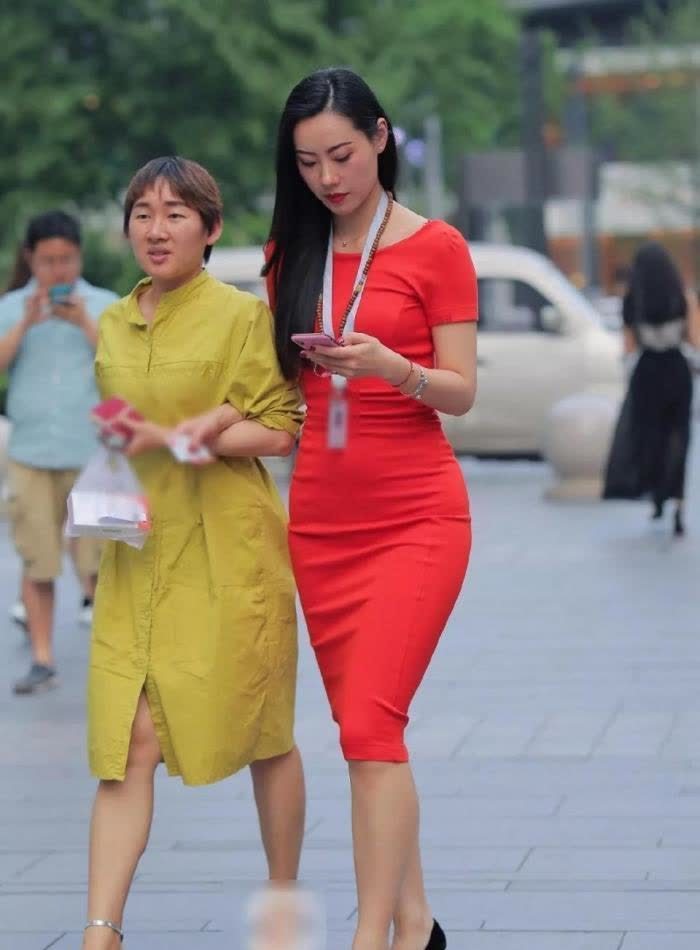 红色 红色的连衣裙, 展现自己的好身材!