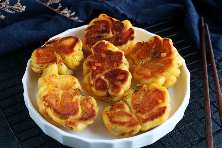 冬天给女儿做了这早餐,松软酥脆,上桌就吃3个,隔三差五做一锅